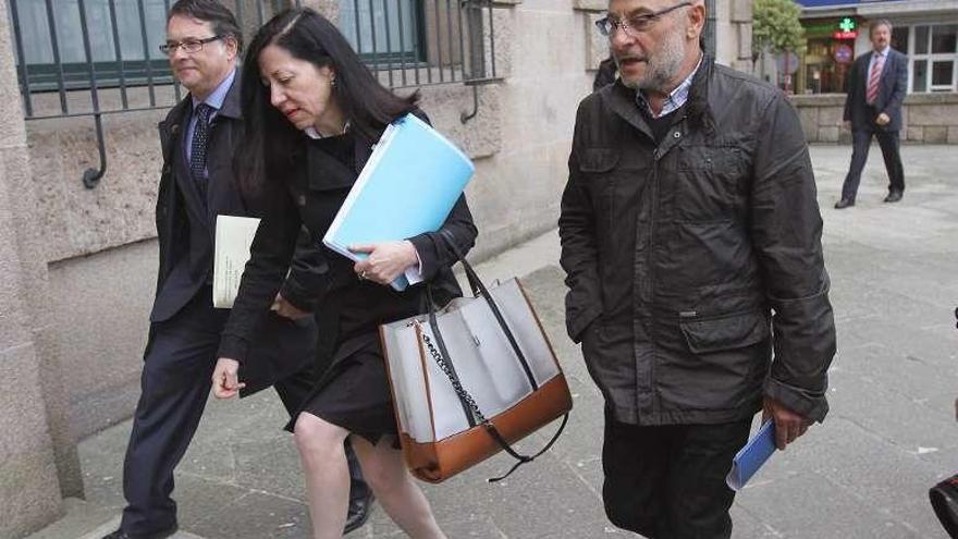 Seis excargos del bipartito se enfrentan desde hoy al juicio por cinco asistencias técnicas