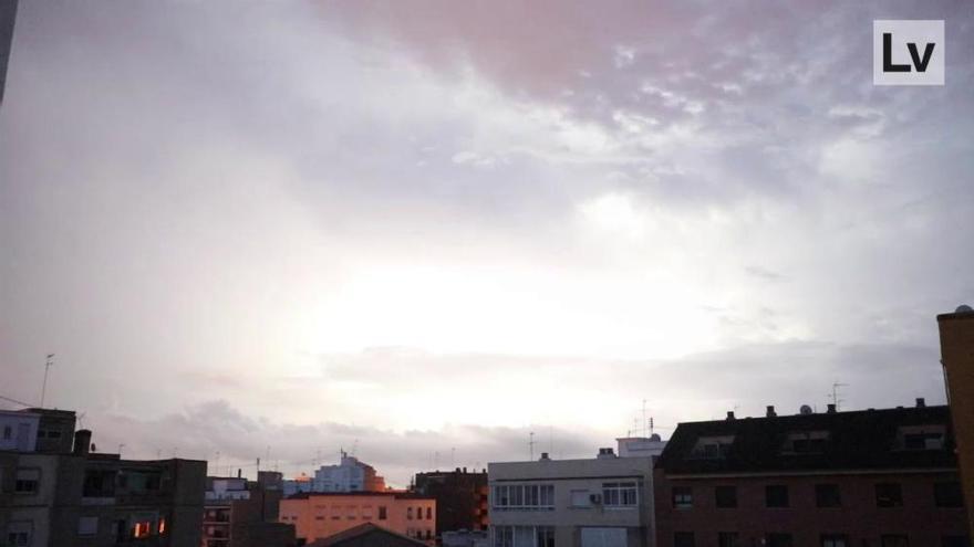 Multitud de rayos esta mañana sobre la ciudad de València