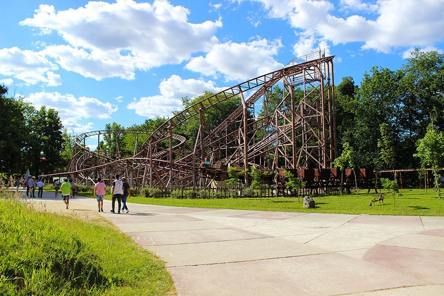 Viaje por el parque de atracciones más próximo a Galicia