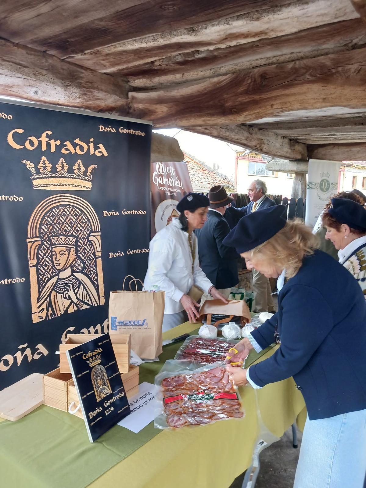 Las imágenes del encuentro de cofradías gastronómicas en Valdesoto