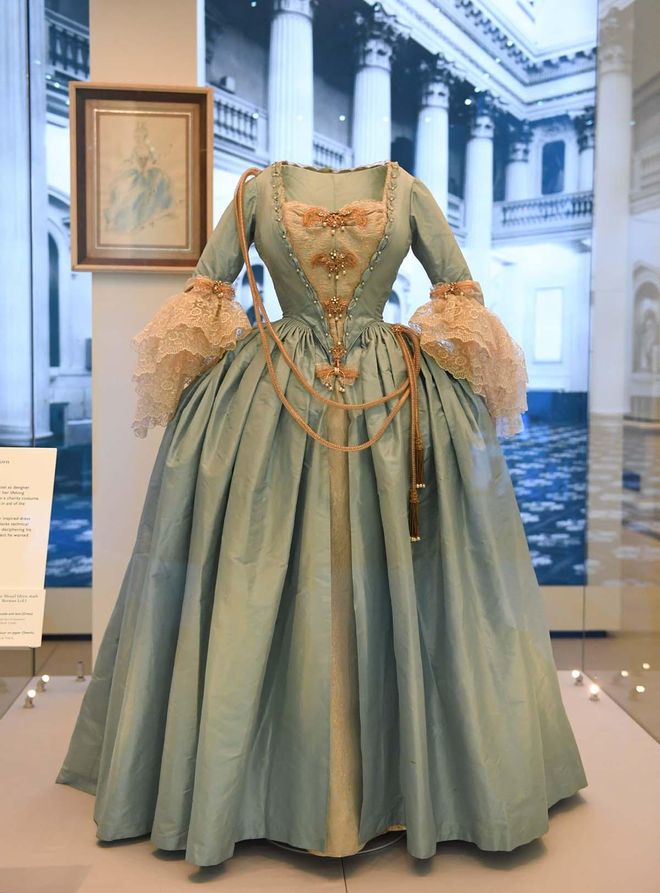 Vestido de gala de tipo 'balón' de la princesa Margarita