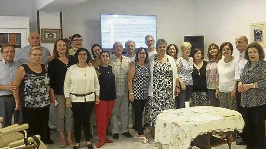 Imagen de una reunión de estudio de la Comunidad Bahá´ì.