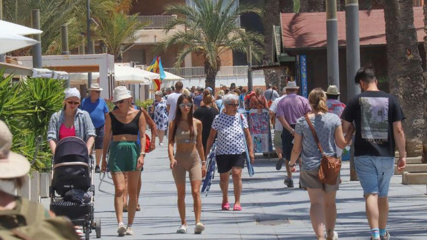 Torrevieja quiere ubicar aseos  públicos en los paseos marítimos