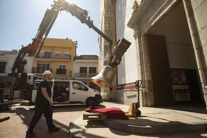 Instalación de las campanas en la iglesia de Canet d'En Berenguer
