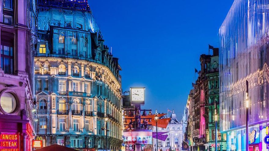 Disfruta de una noche mágica al ritmo de los grandes musicales de Londres