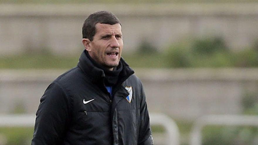 Javi Gracia, durante la sesión de entrenamiento de ayer.