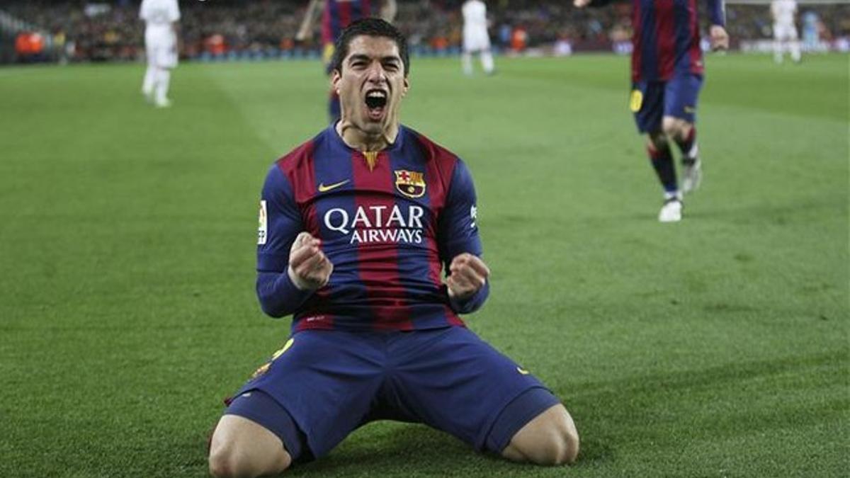 Luis Suárez celebra el gol de la victoria