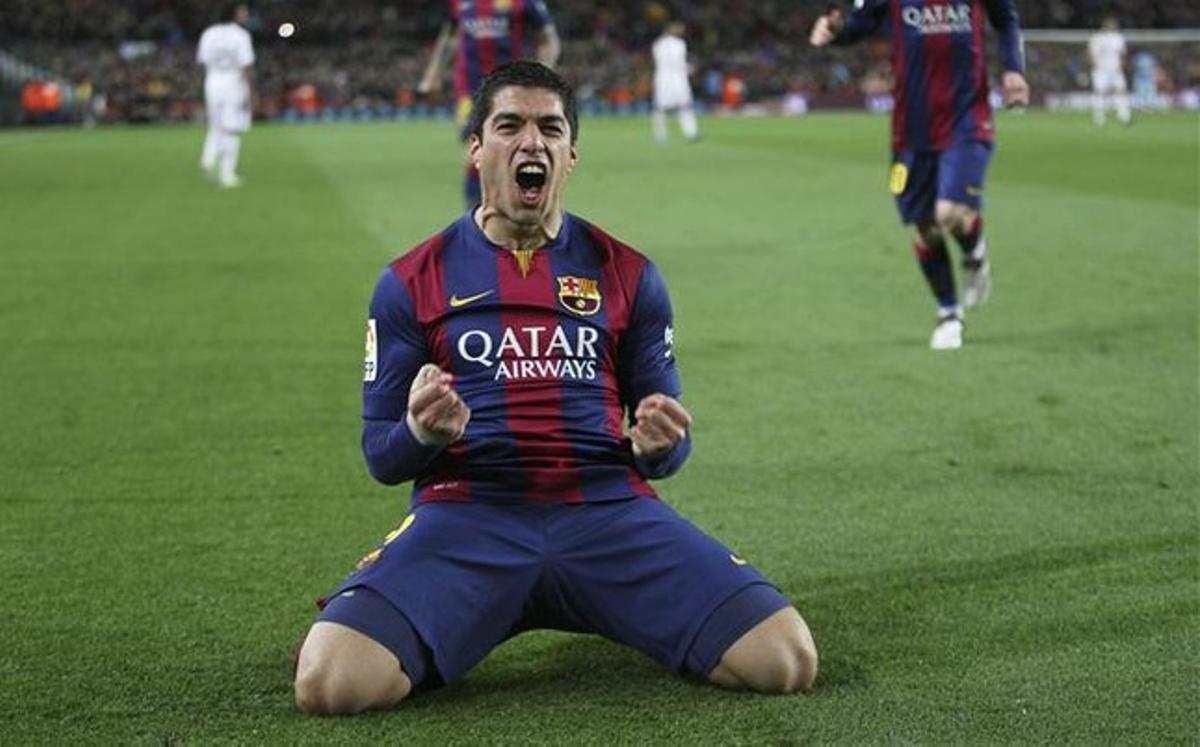 Luis Suárez celebra el gol de la victoria
