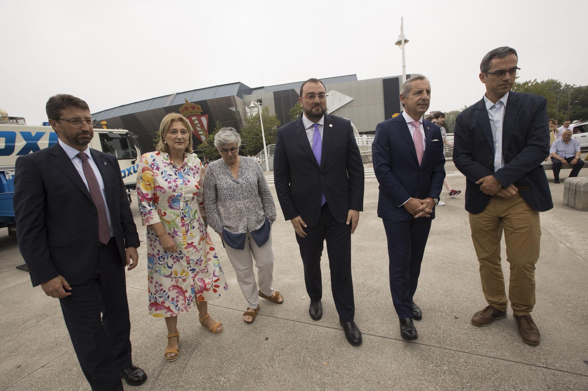 En imágenes: La visita de Adrián Barbón a la Feria de Muestras