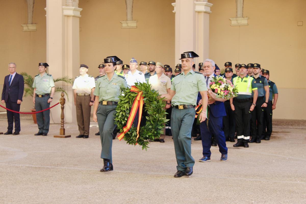 FOTOGALERÍA | Badajoz homenajea a los guardias civiles víctimas del terrorismo: "Me volaron la mano derecha con un lanzagranadas"