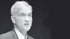 El historiador David I. Kertzer, autor del ensayo El Papa en guerra.