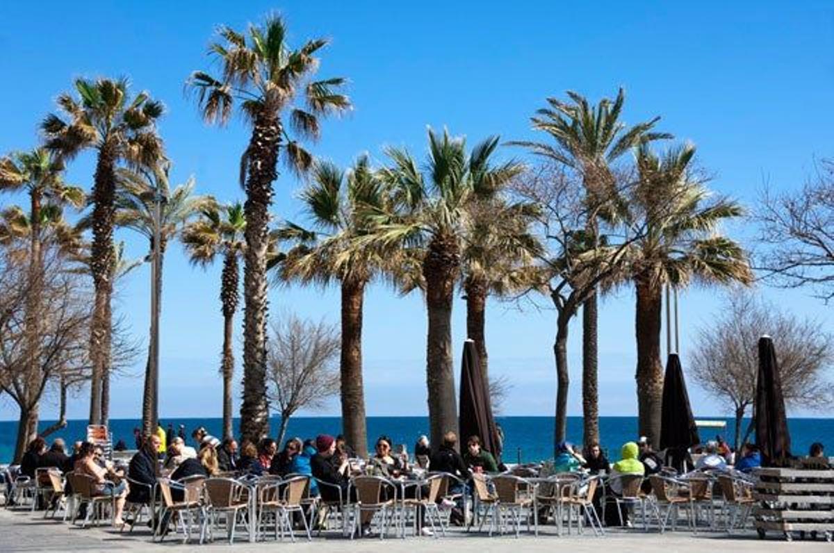 La Barceloneta es un lugar ineludible para el turista.
