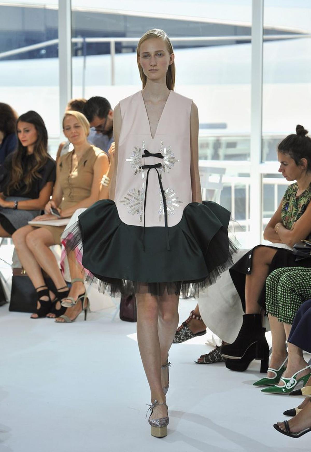 Nueva York Fashion Week: Delpozo, vestido rosa y negro