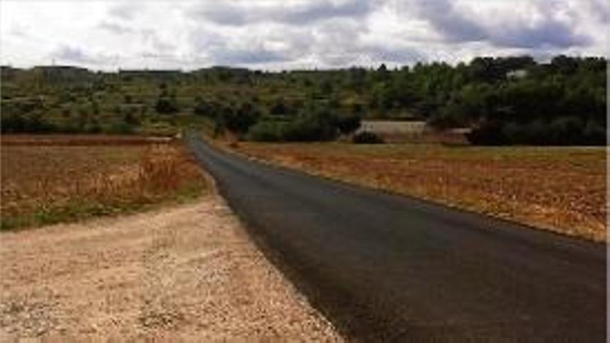 La carretera de Cabanes després de la remodelació.