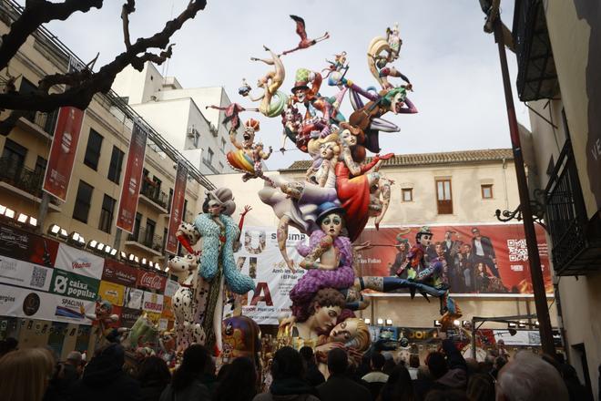 Plaza del Pilar: una falla 'icónica' para conseguir la victoria