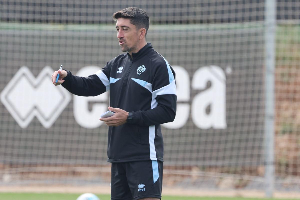 Galería | El CD Castellón entrena en la Ciudad Deportiva Globeenergy antes de la visita a la AD Ceuta