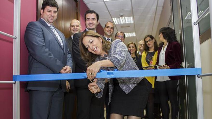 Inauguración de la biblioteca. | Silvia Lasuso