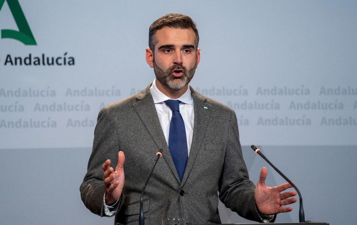 El consejero portavoz, Ramón Fernández Pacheco, en rueda de prensa.