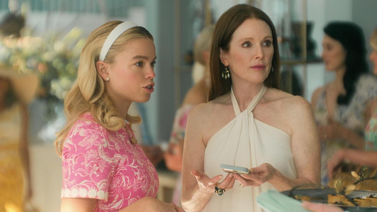Milly Alcock (Simone) y Julianne Moore (Michaela) en una imagen de 'Sirenas'