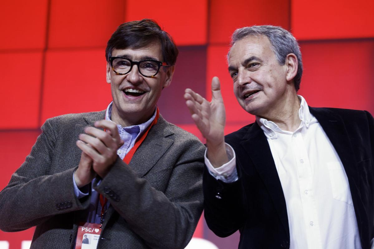 El expresidente José Luis Rodríguez Zapatero y el 'president' Salvador Illa en el XV Congreso del PSC en Barcelona.