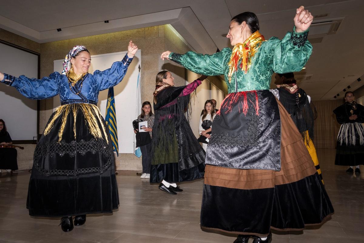 O baile galego non faltou en Sanxenxo.