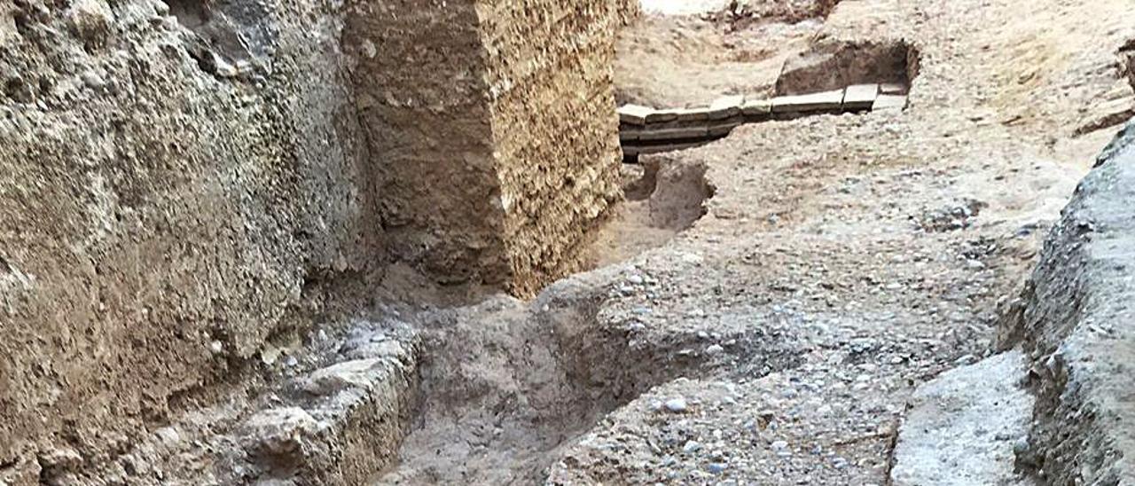 El camino de ronda de la muralla recuperado. | SIAM