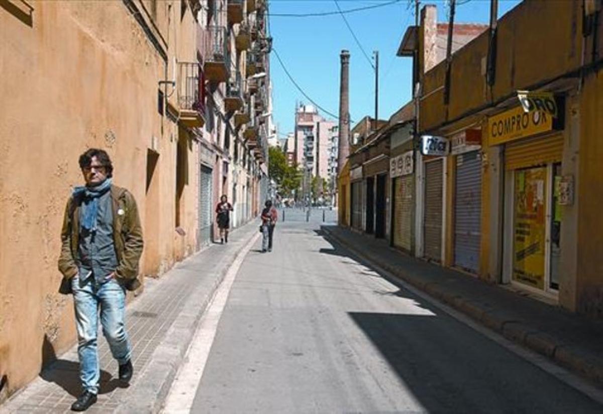 Plataforma única 8 El tram del carrer de Joncar que en breu tindrà les voreres i la calçada al mateix nivell. Plataforma única 8 El tram del carrer de Joncar que en breu tindrà les voreres i la calçada al mateix nivell.