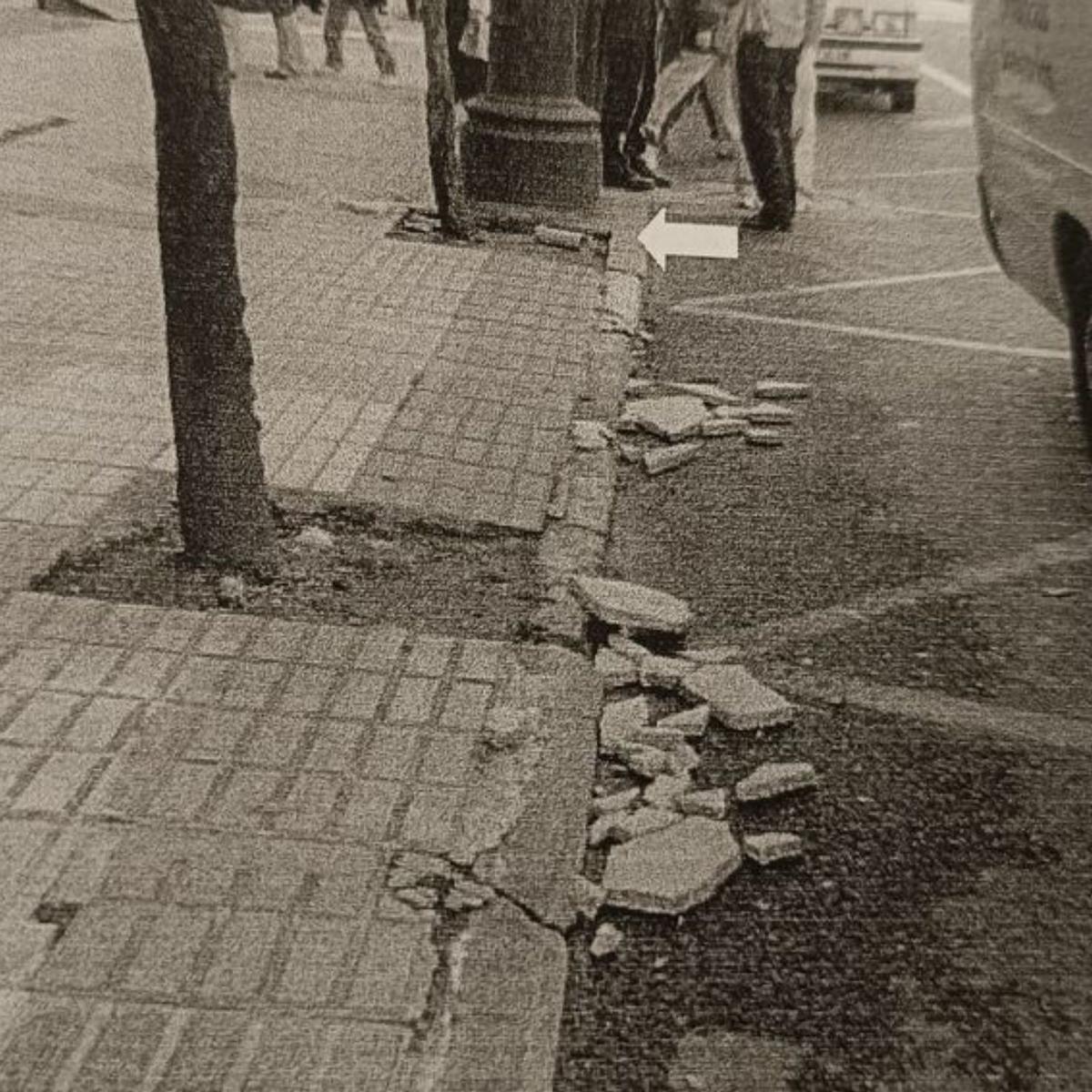 Restos de la piedra que le golpeó.