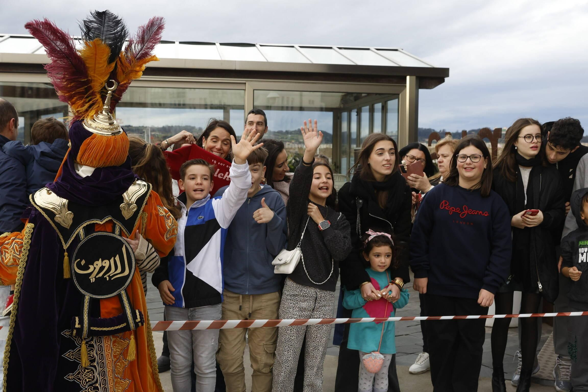 En imágenes: Los Reyes Magos desembarcan en Gijón