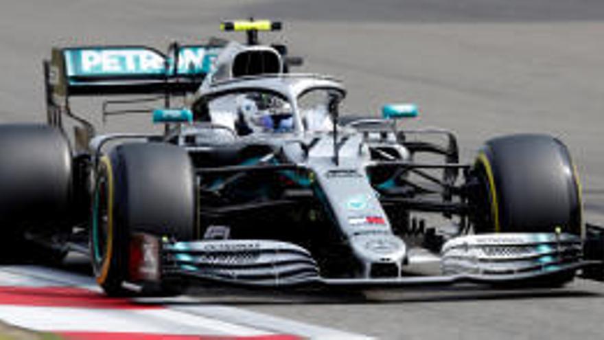 Valtteri Bottas aconsegueix la &#039;pole&#039; per defensar el liderat