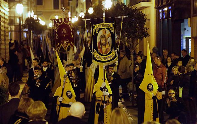 El recorrido de las cofradías en la procesión de los Estandartes empieza a las 19:30 horas en el Convento dels Caputxins y finaliza en la Basílica de Sant Francesc.