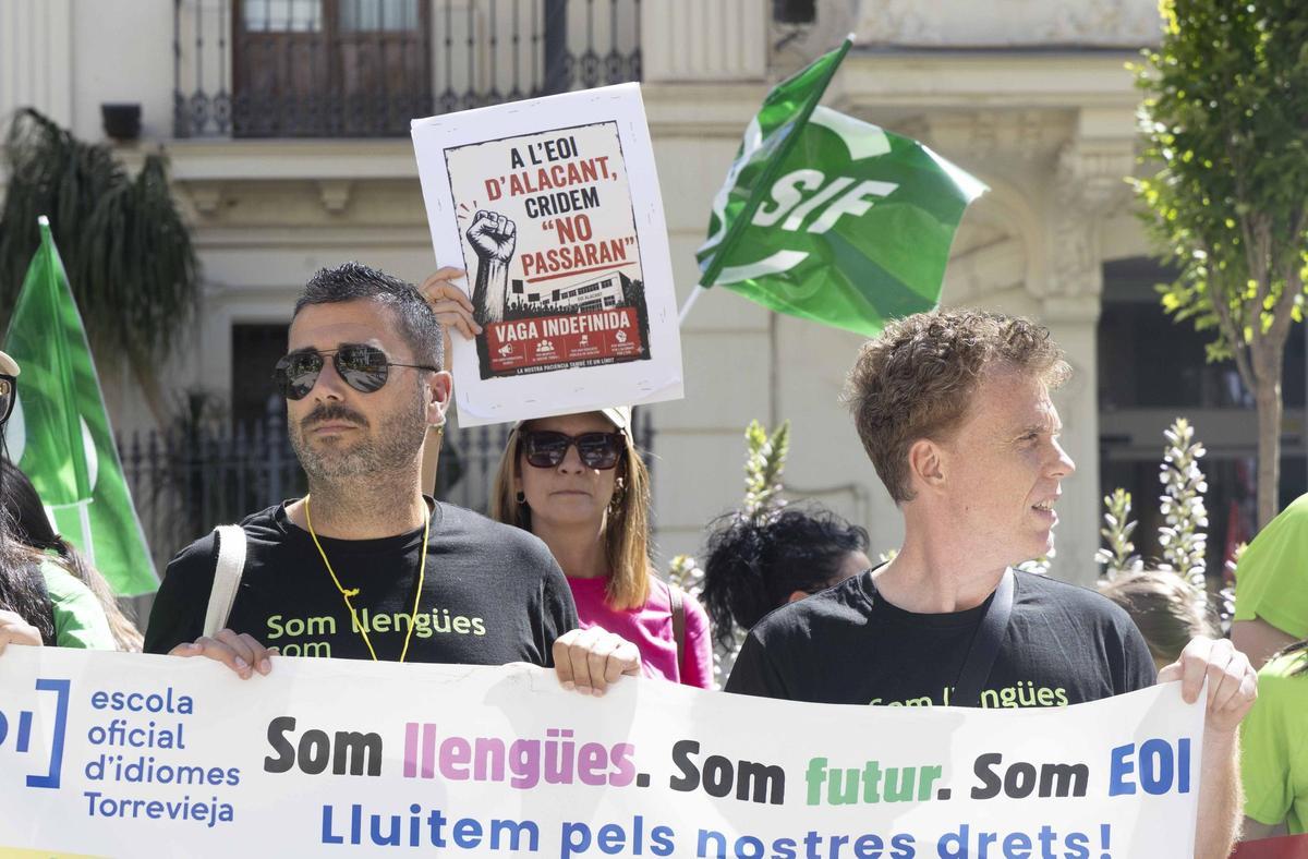 Noveno día de huelga de profesores: la lucha docente sigue viva en Alicante Noveno día de huelga de profesores: la lucha docente sigue viva en Alicante