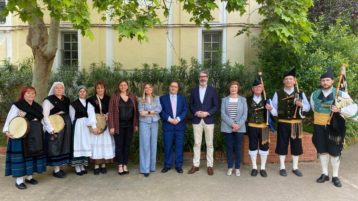 Presentación de la nueva ruta aérea Castellón-Asturias en el centro asturiano-