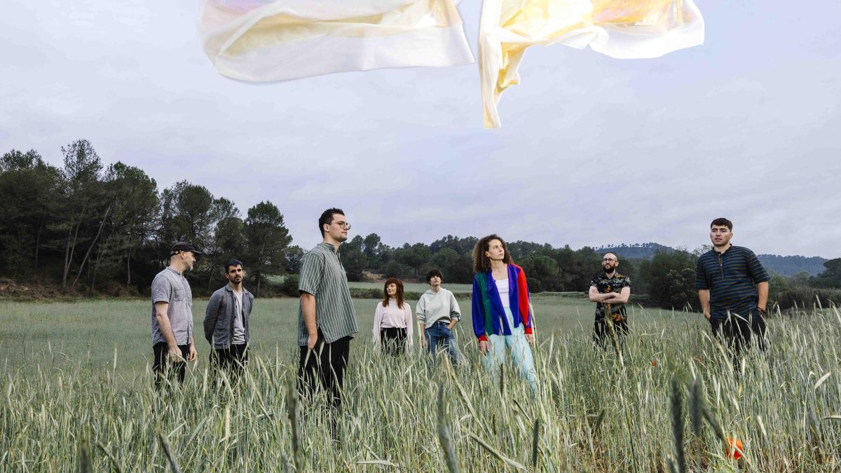 Sabela Castro, Javier Delgado, Rubén M. Orio, Daniel Munàrriz, Núria Carbó, Miquel Vich, i la narradora Agnès Busquets.