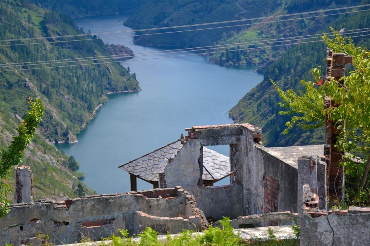 Río Navia en uno de sus puntos más altos de la vertiente asturiana.