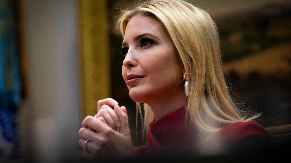 Ivanka Trump en una reunión para tratar de combatir el coronavirus