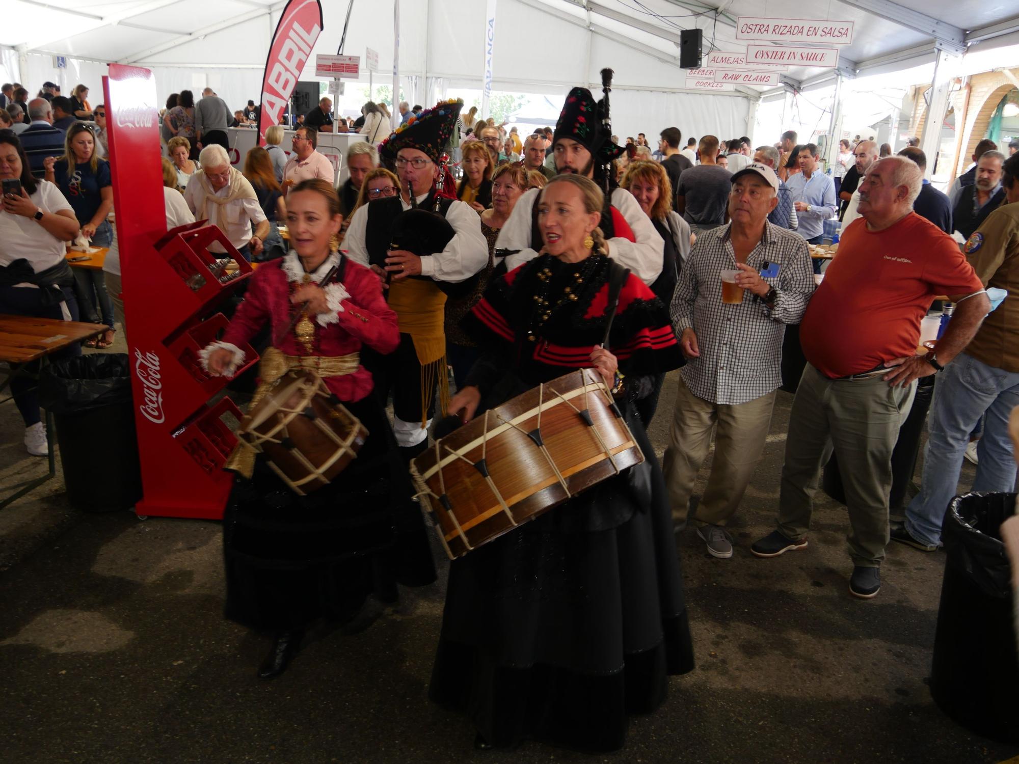 Así avanza la LIX Festa do Marisco en su primer domingo.