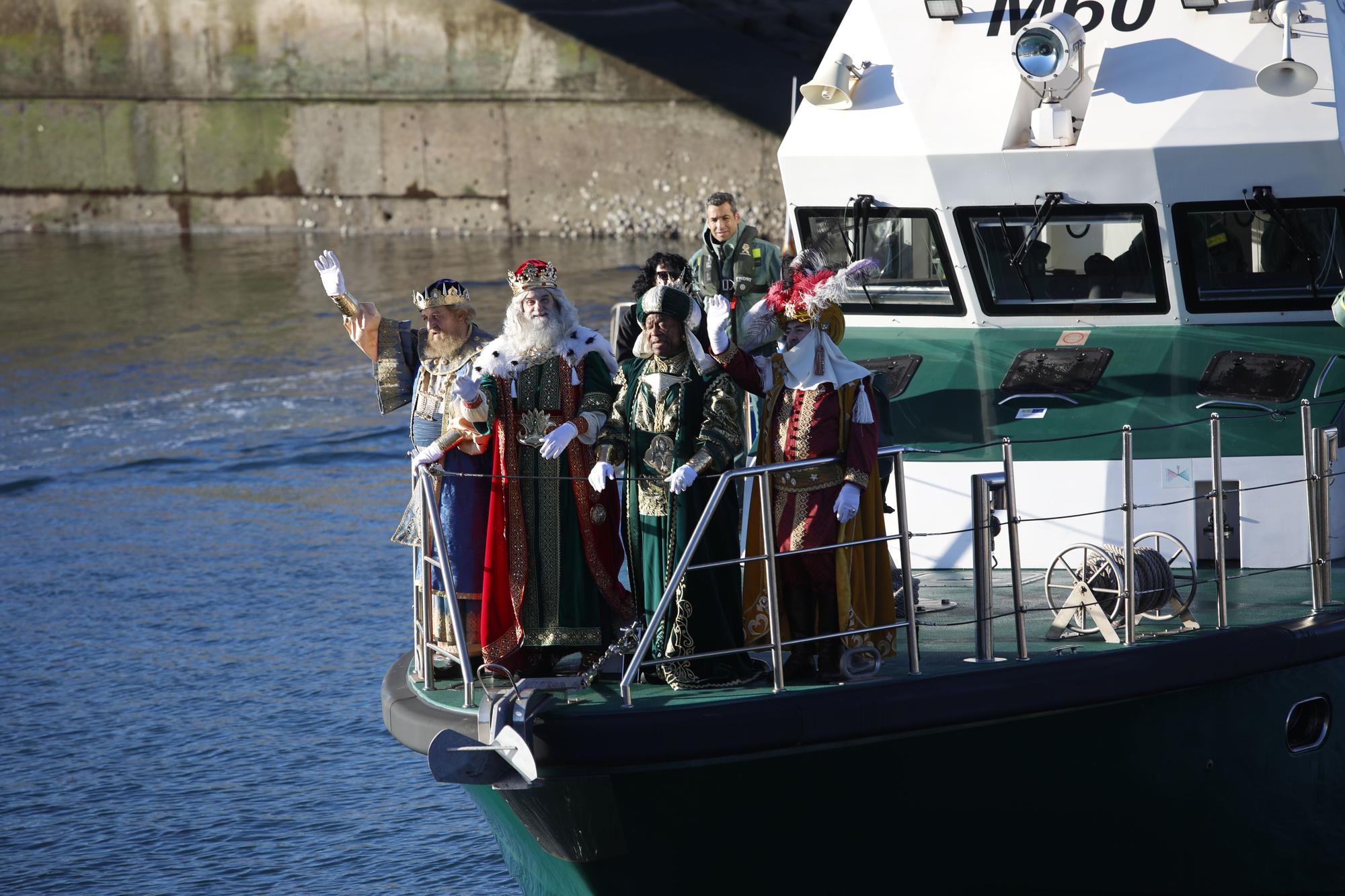Así ha sido la llegada de los Reyes Magos a Gijón