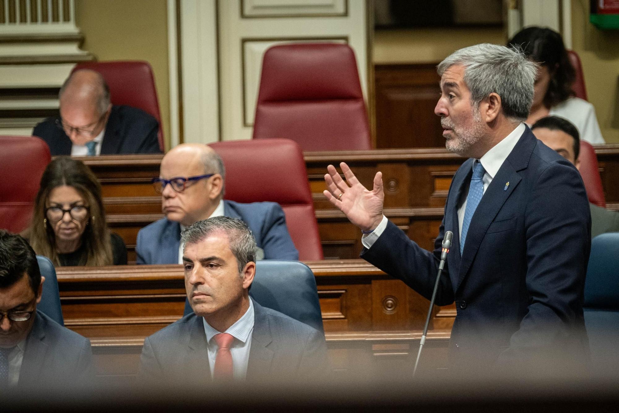 Pleno del Parlamento de Canarias (12.12.09)