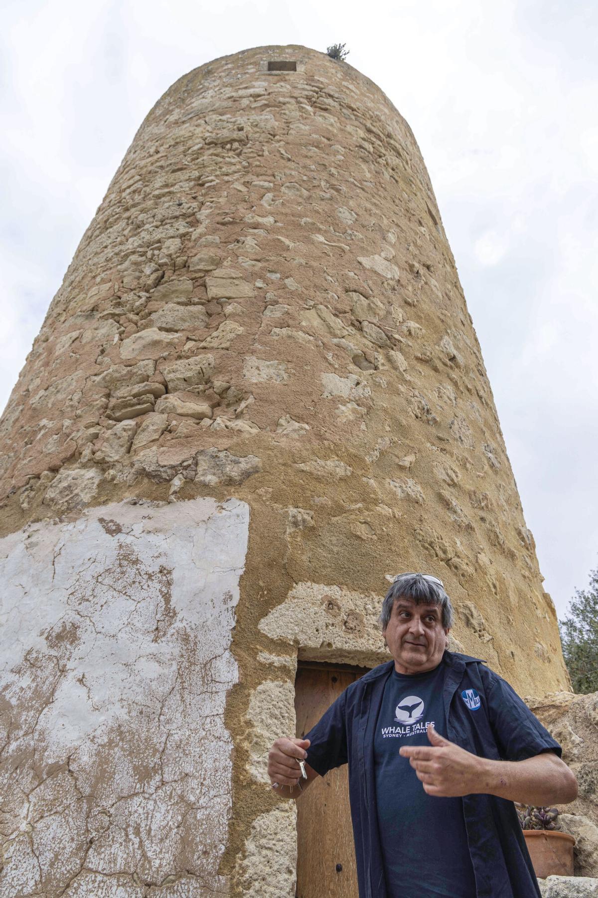 Sebastià Manresa, un mallorquín que padece la hemofilia en su forma más grave, ofrece una entrevista con la Agencia EFE
