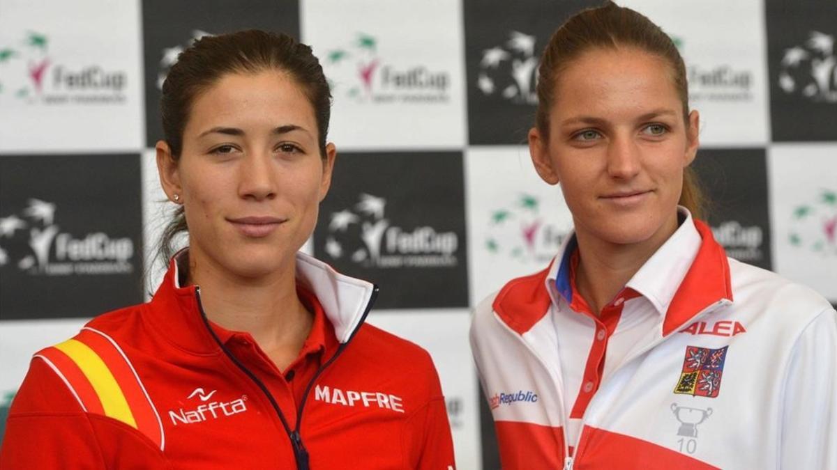 Garbiñe Muguruza junto a la checa Karolina Pliskova