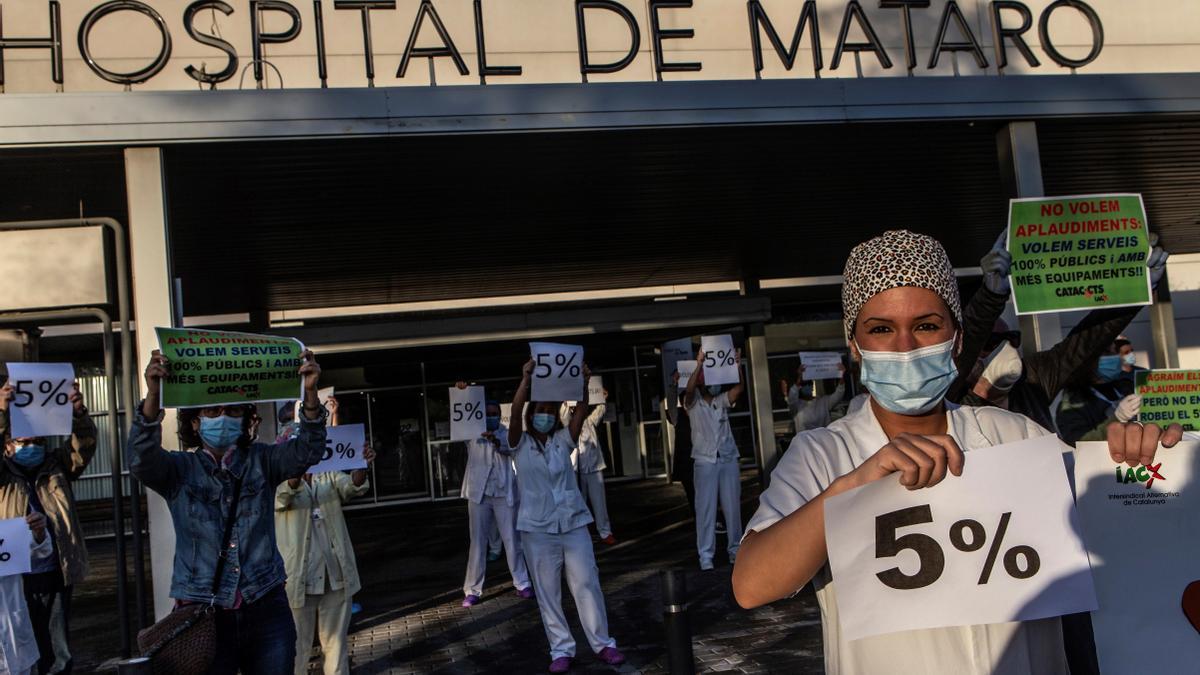 Protestas frente al Hospital de Mataró