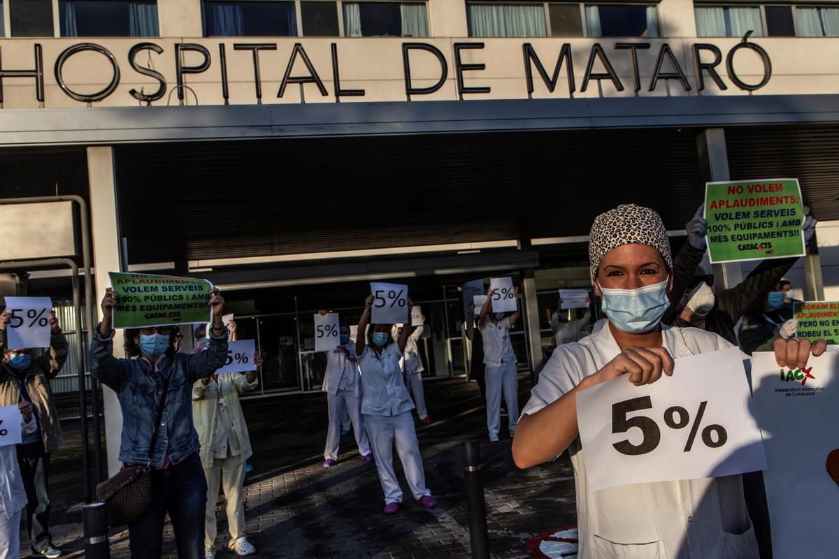 Els metges de l’hospital de Mataró protesten per les hores extra i avisen que l’uci està en risc