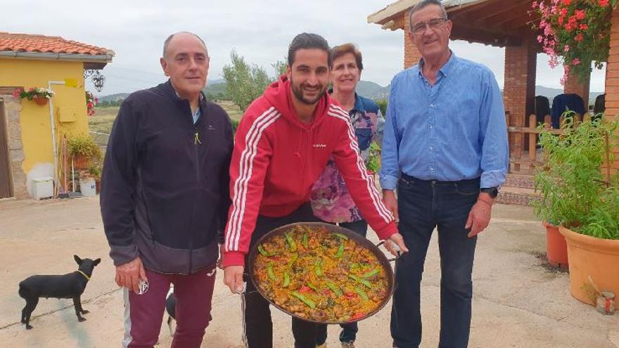 Los hay que prefirieron celebrar el día festivo de Sant Pasqual en Vila-real con una paella.