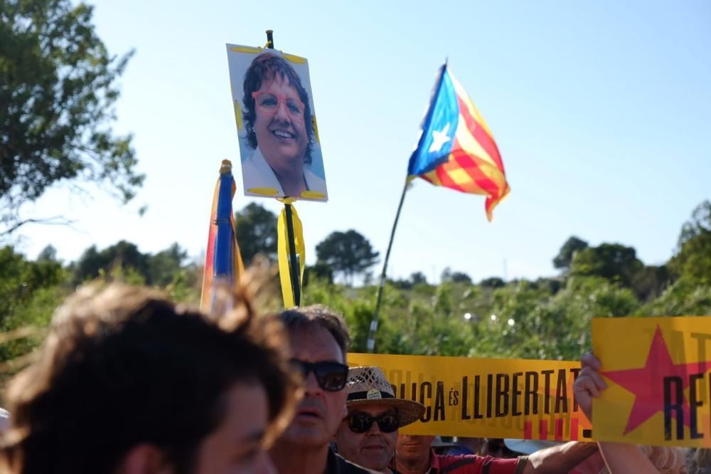 Concentració a la presó de Figueres en suport als independentistes presos