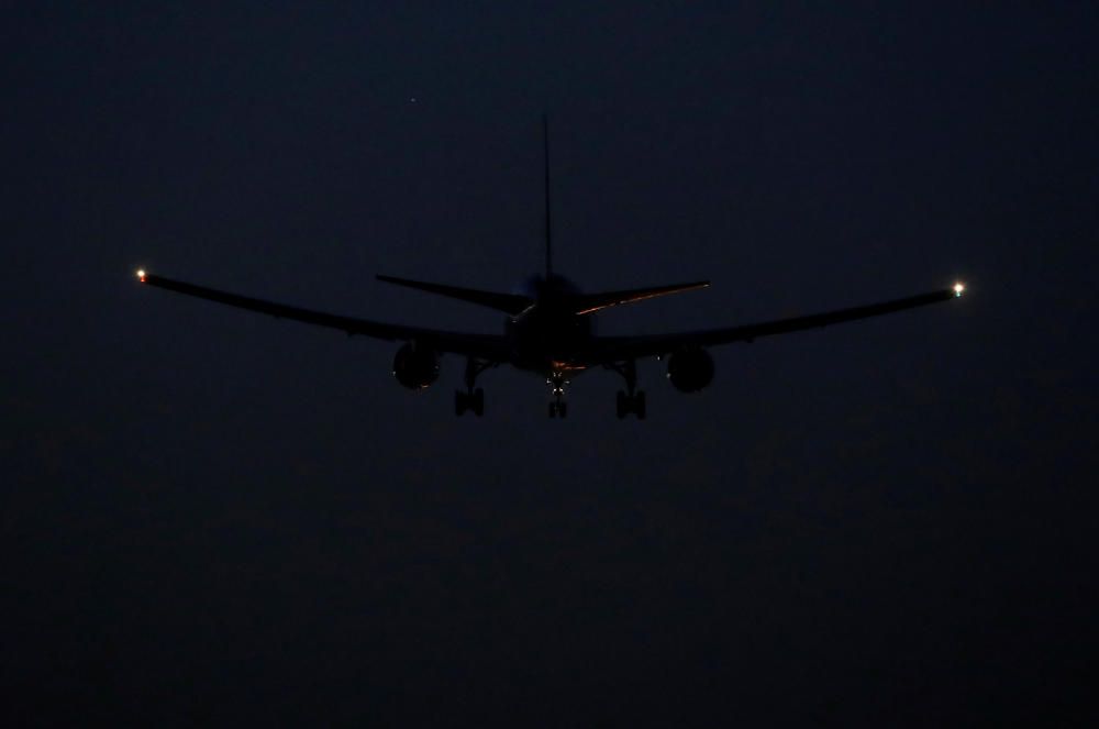 A Boeing 767 aircraft flown by Air Canada makes ...