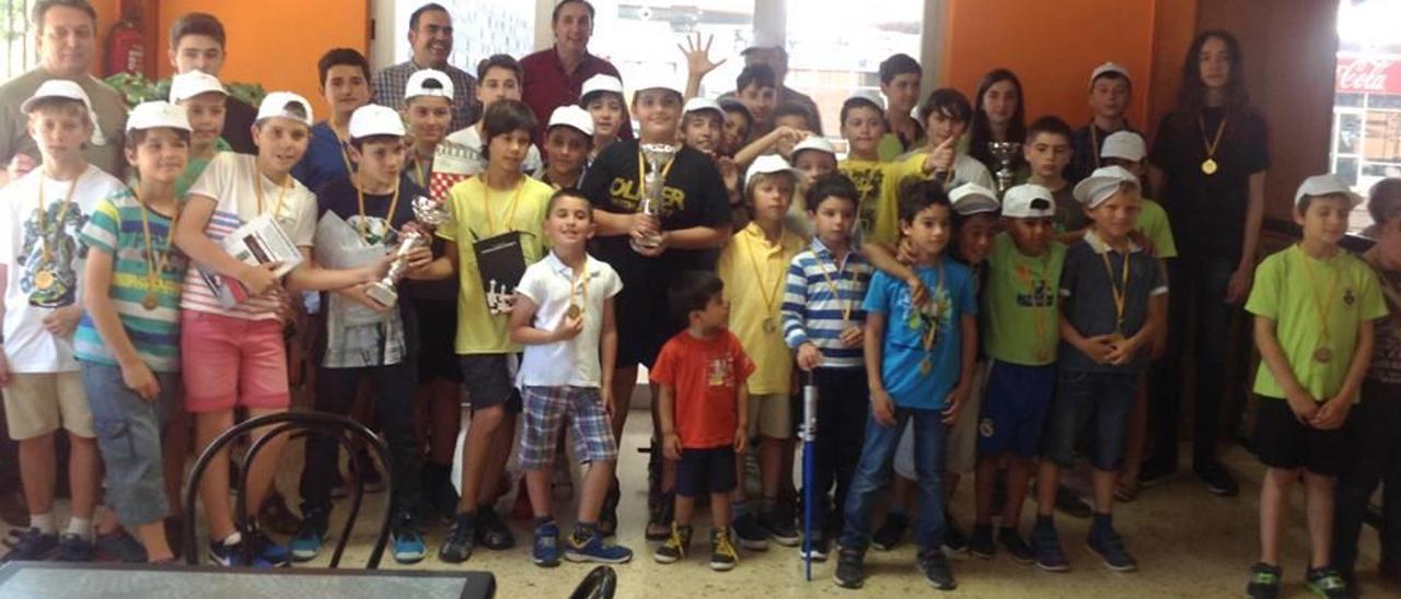Foto de familia de la Diada en La Salle organizada por la Associació d&#039;Escaquistes de Balears.