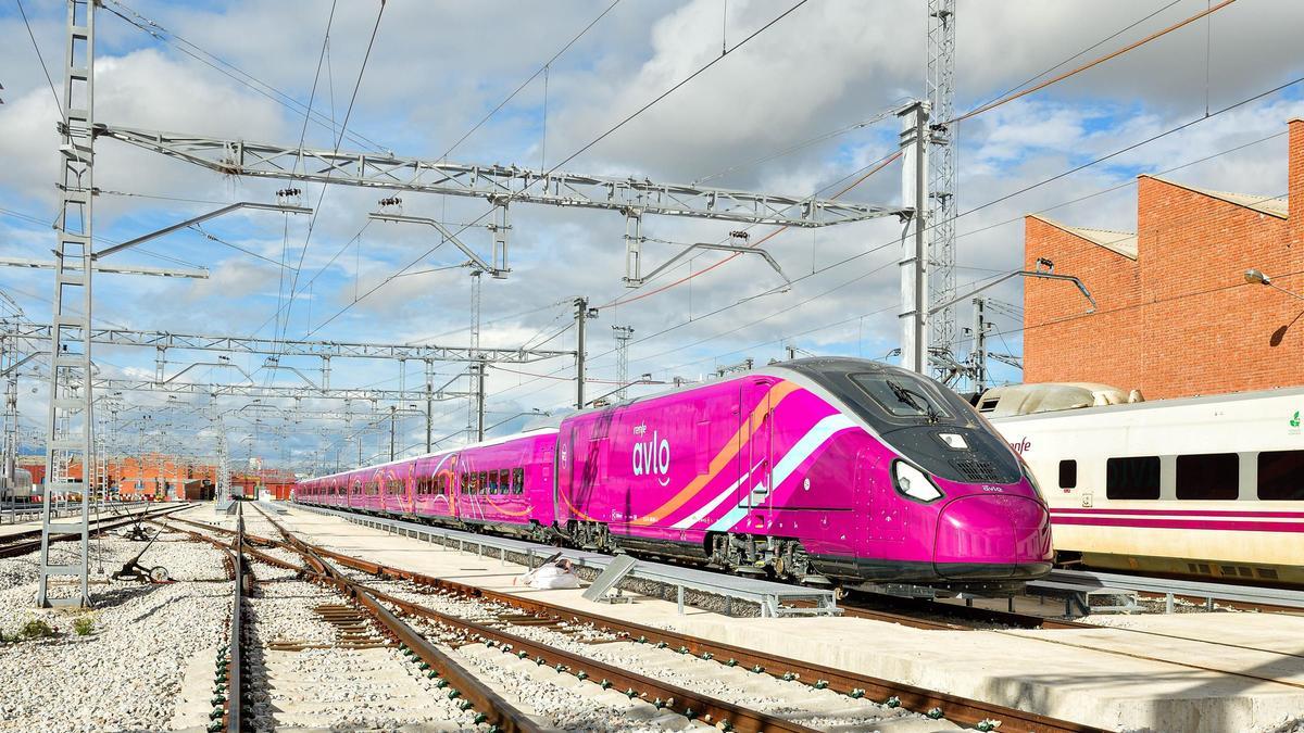 Tren Avril de Talgo fabricado para Renfe