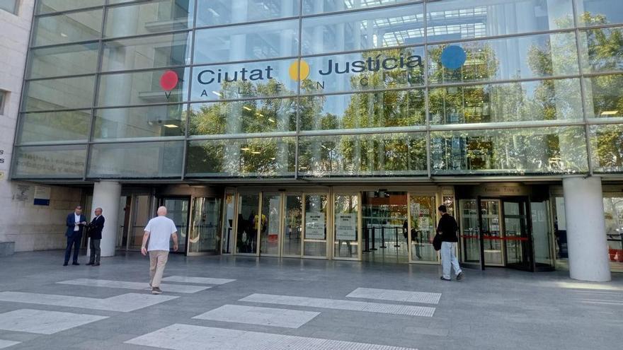Suspenden un juicio por intento de homicidio en Paterna tras advertir que el acusado es una persona tutelada