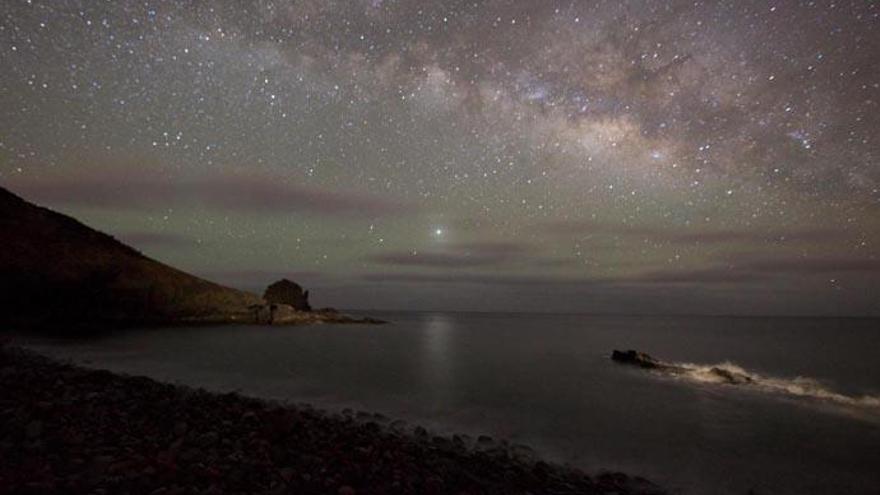 La calidad del cielo de Fuerteventura permite ver la Vía Láctea a nivel del mar.